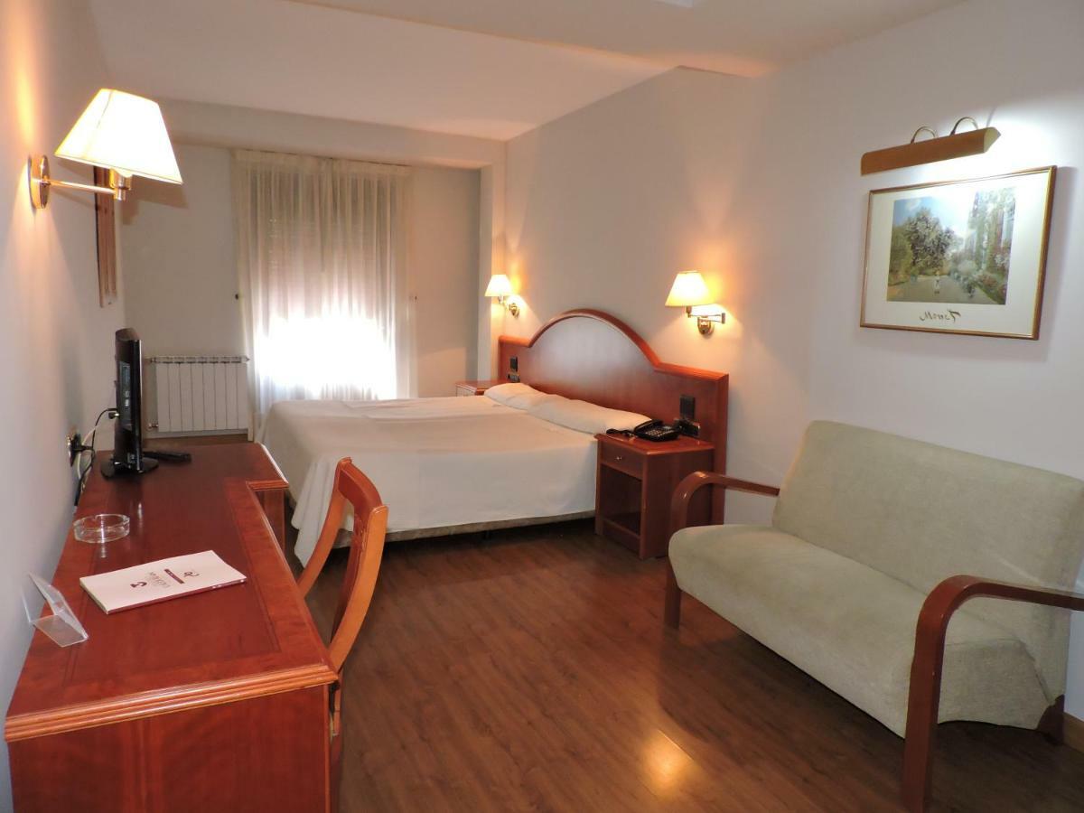 Hotel El Nogal バリャドリド エクステリア 写真